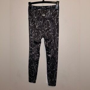 Beyond Yoga Snake Skin Midi Leggings